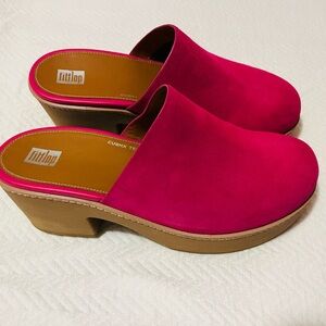 Fitflop Pink Mules with Suede Material and Medium Heel